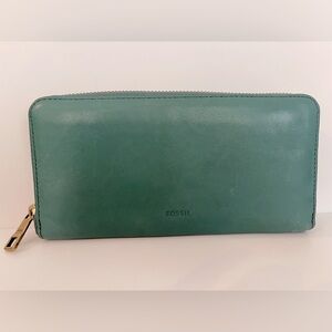 Fossil Leather Zip Wallet